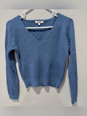 Women's V-Neck Cable Knit Sweater in Dusty Blue
